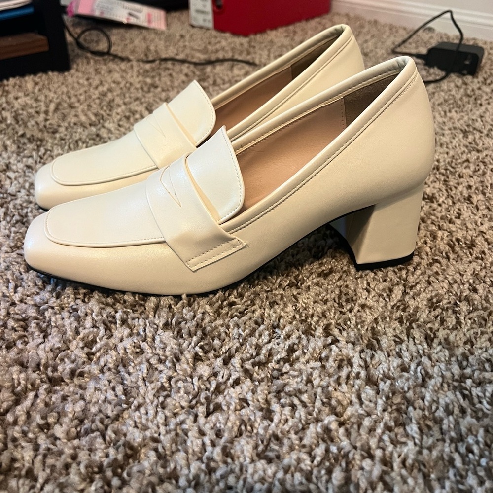 Sappun Ivory Loafer Heel size 7.5